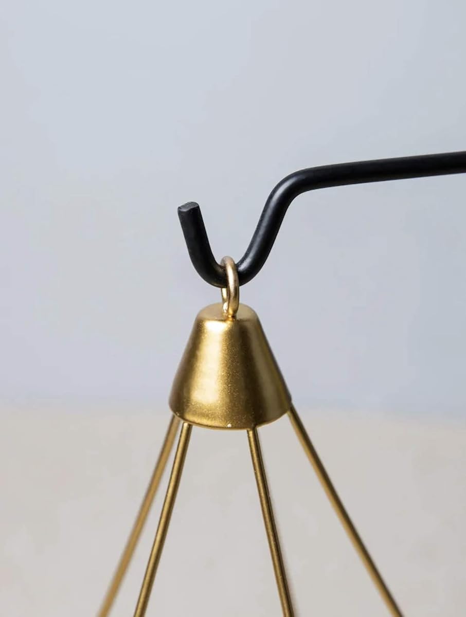 Candle holder frame detail