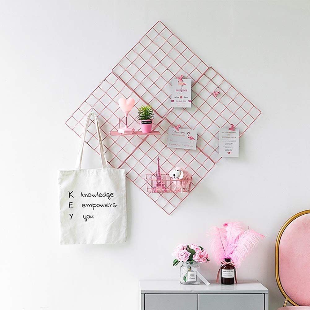 Detail of the pink mesh