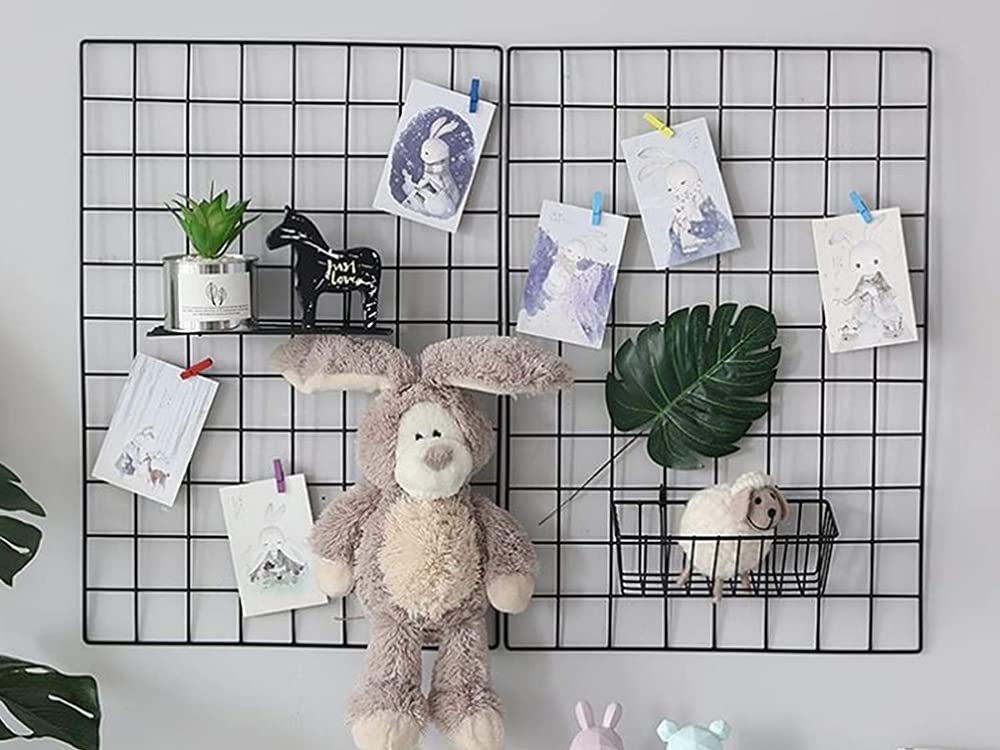 Grid used to hold notes and photographs